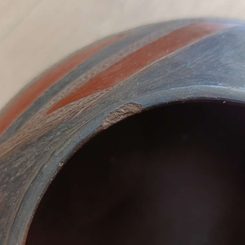 Beautiful handmade Sotho-Tswana clay pot