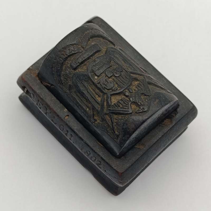 Boer War POW Prisoner of War ebony stamp box with ZAR Emblem - inscribed Boeren kamp Ceylon 1902