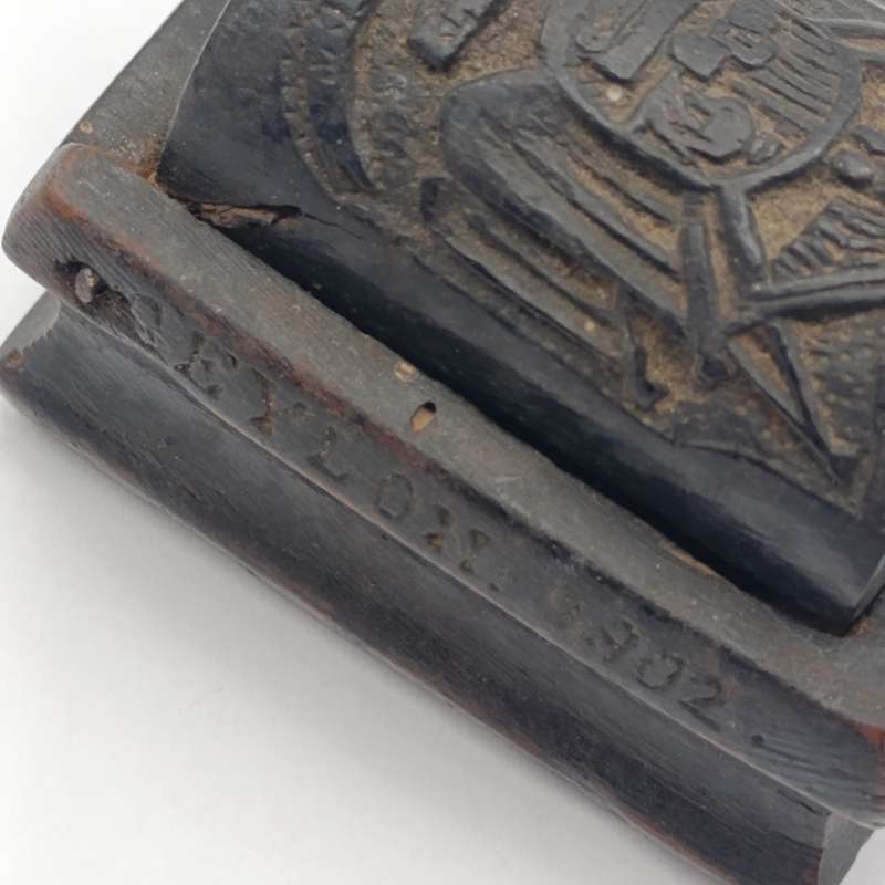 Boer War POW Prisoner of War ebony stamp box with ZAR Emblem - inscribed Boeren kamp Ceylon 1902
