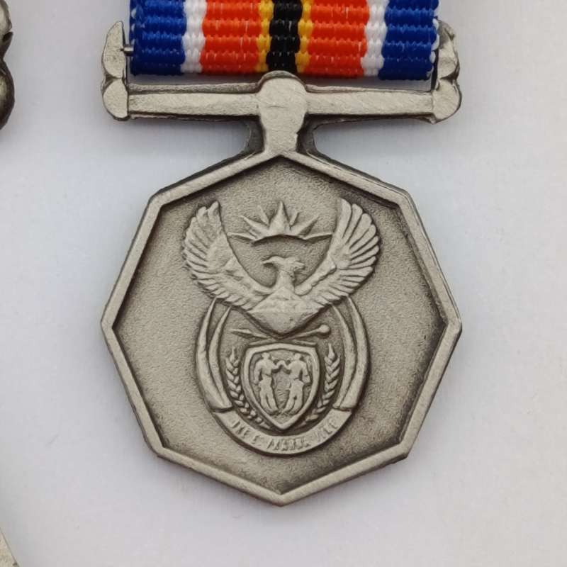 SANDF Tshumelo Ikatelaho medal plus miniature #2245