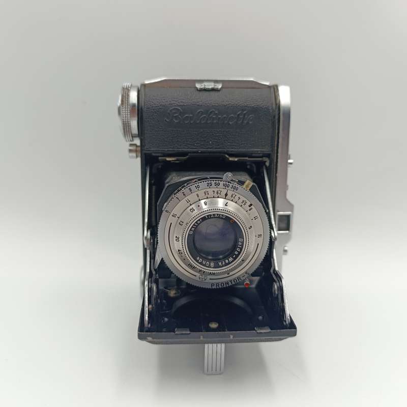 Vintage 1950`s Balda Baldinette 35mm camera with Baltar 1:2.9 / 50mm lens - top turning knob
