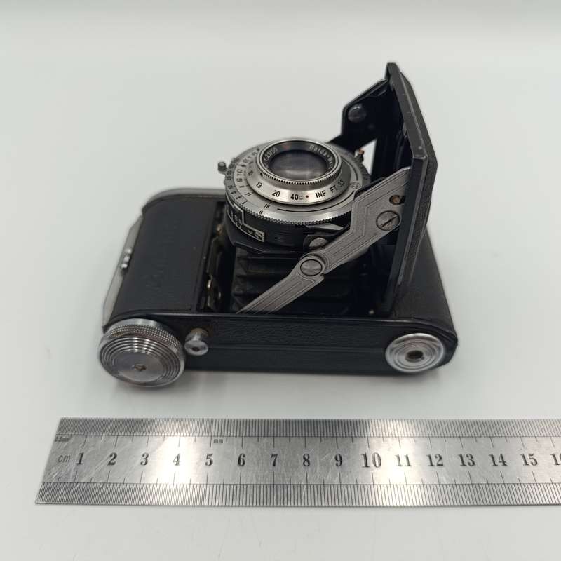 Vintage 1950`s Balda Baldinette 35mm camera with Baltar 1:2.9 / 50mm lens - top turning knob
