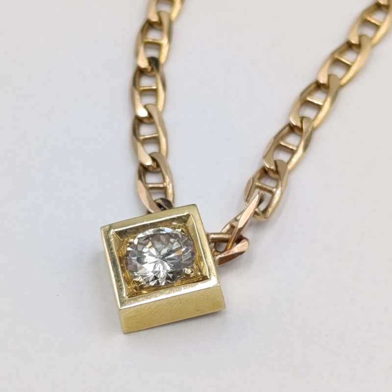 9Kt gold chain with 18kt gold pendant with diamond of over a carat