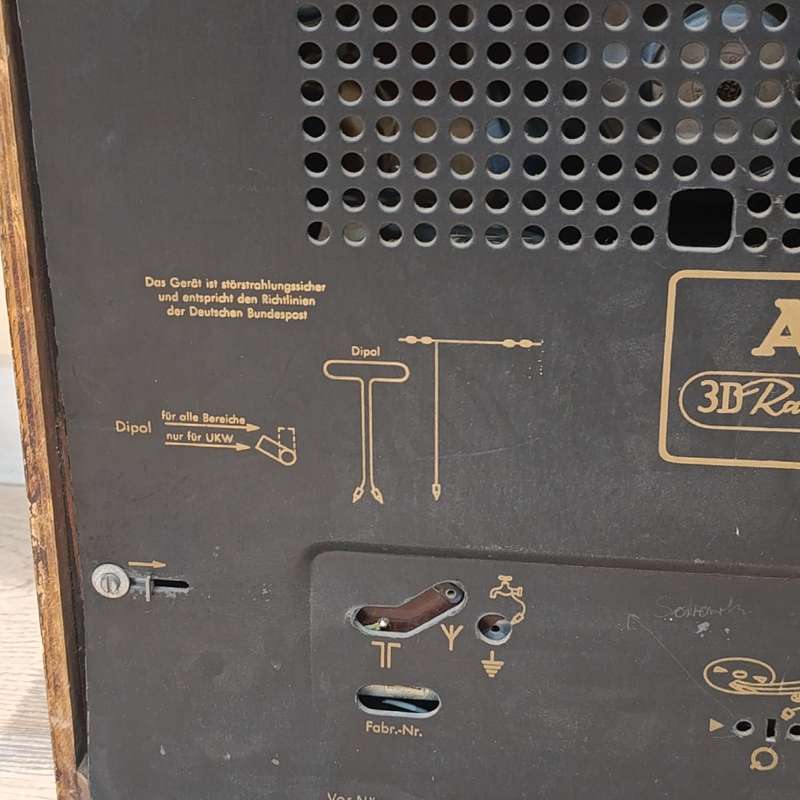 Vintage AEG 3D super 4085 Valve radio with FM reception