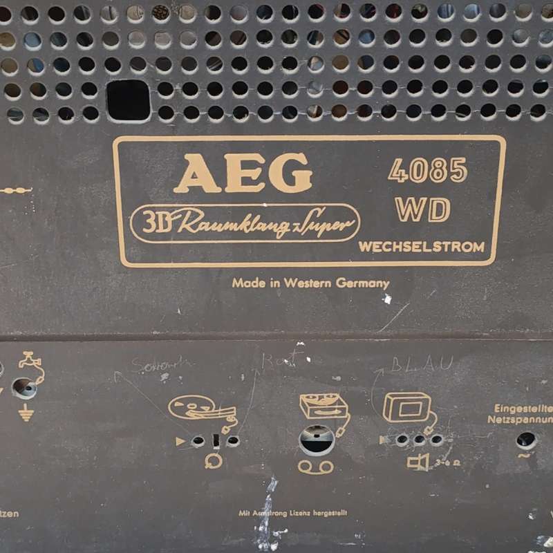 Vintage AEG 3D super 4085 Valve radio with FM reception