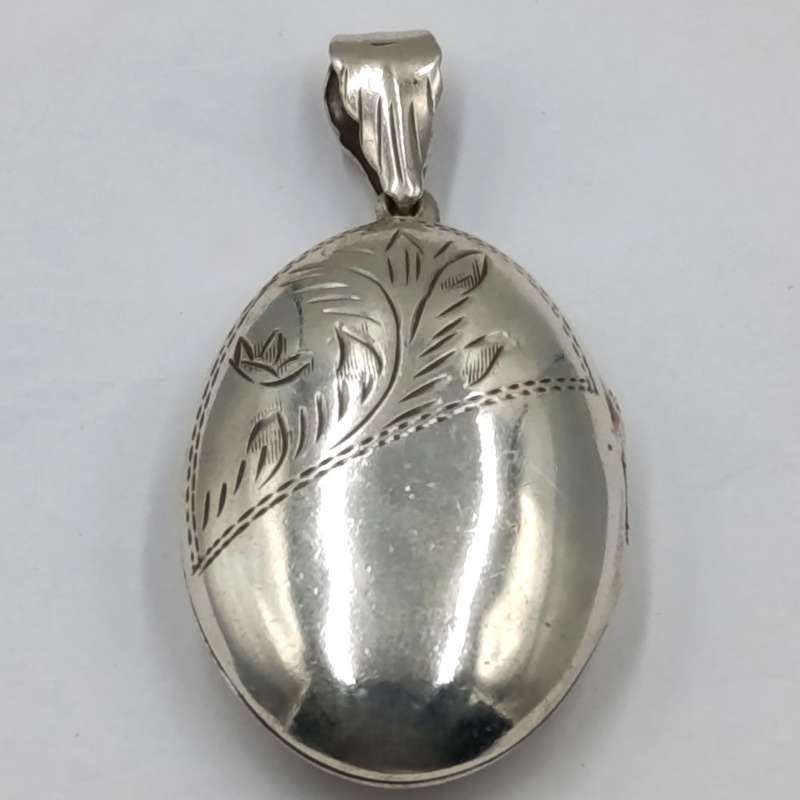 Sterling silver locket pendant - weighs 8,0 grams