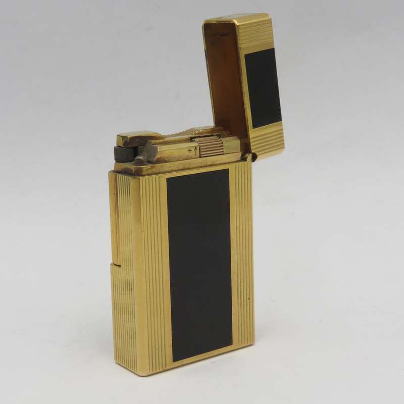 Original vintage DuPont goldplated pocket lighter - Working - serial Z8FE10