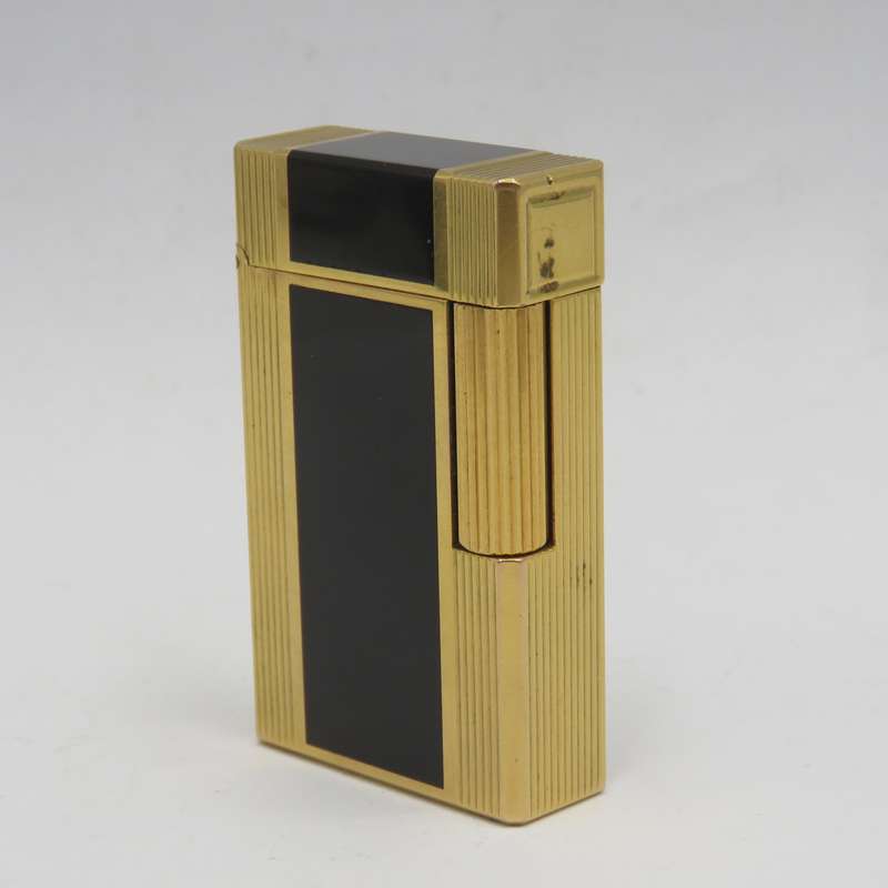Original vintage DuPont goldplated pocket lighter - Working - serial Z8FE10