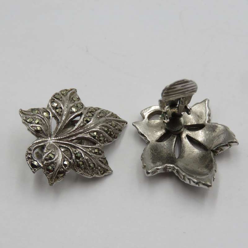 Vintage silver marcasite clip-on earrings - weighs 9,0g