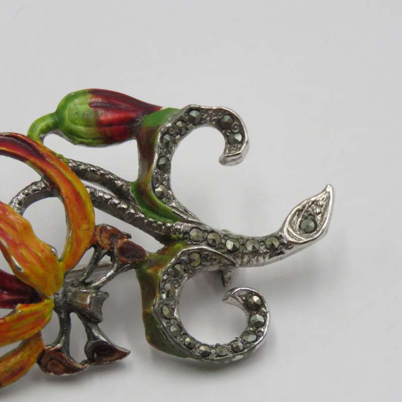Beautiful vintage handpainted marcasite brooch