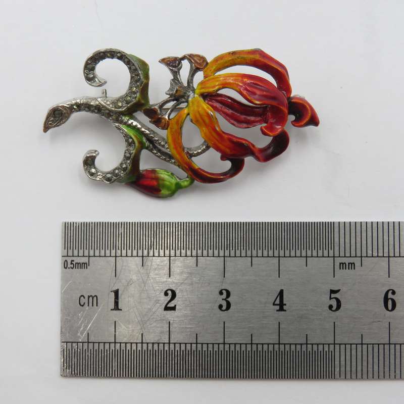 Beautiful vintage handpainted marcasite brooch