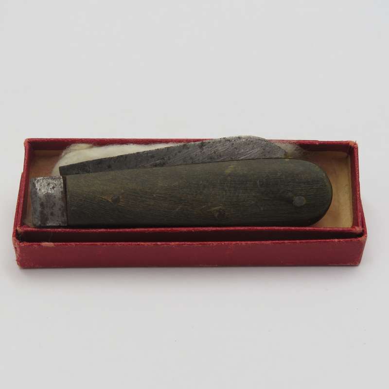 Vintage German Fernando Esser & CIA Solingen pocket knife with horn handle