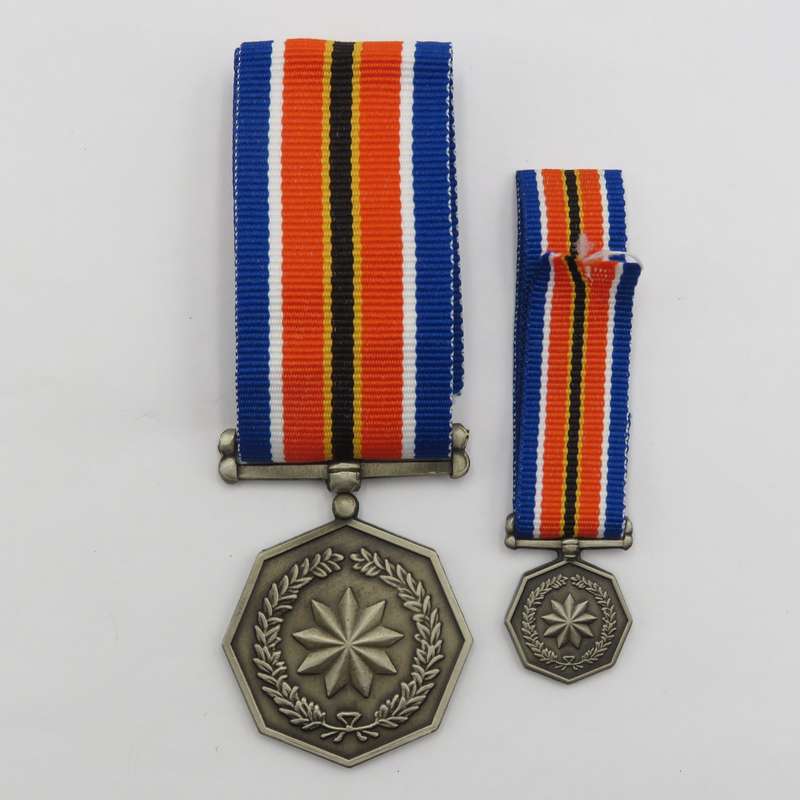 SANDF Tshumelo Ikatelaho medal plus miniature #2270