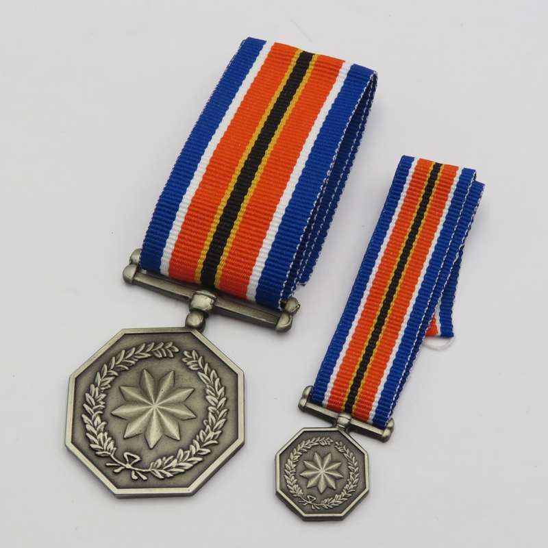 SANDF Tshumelo Ikatelaho medal plus miniature #2270