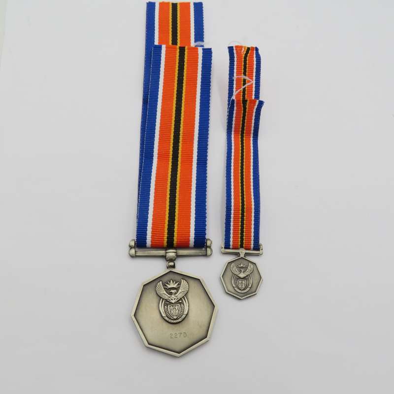 SANDF Tshumelo Ikatelaho medal plus miniature #2270