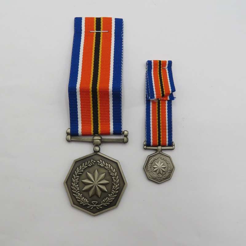 SANDF Tshumelo Ikatelaho medal plus miniature #2257