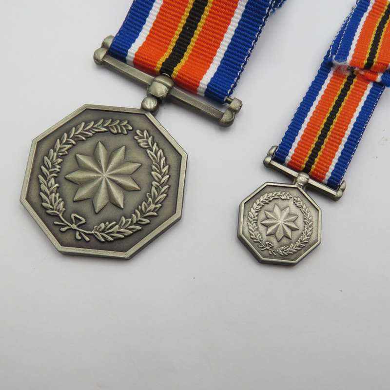 SANDF Tshumelo Ikatelaho medal plus miniature #2257