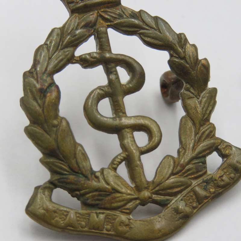WW2 SA Medical Corps beret / collar badge