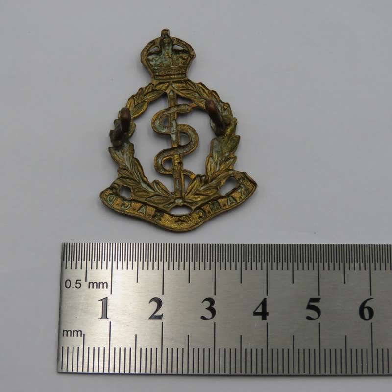 WW2 SA Medical Corps beret / collar badge