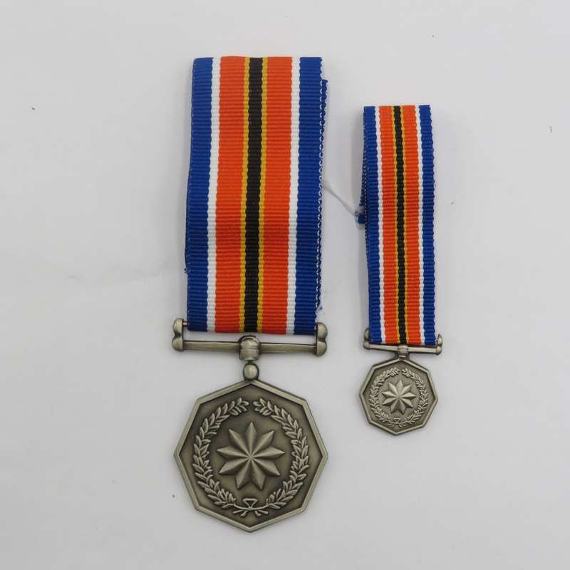 SANDF Tshumelo Ikatelaho medal plus miniature #2225