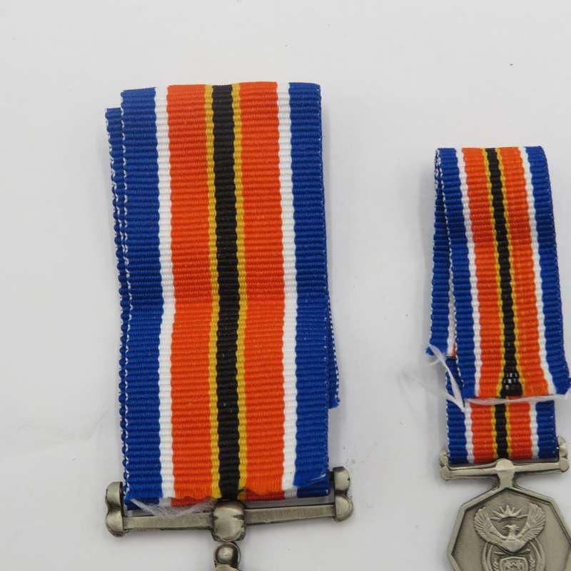 SANDF Tshumelo Ikatelaho medal plus miniature #2225