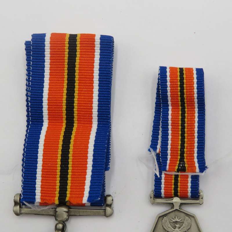 SANDF Tshumelo Ikatelaho medal plus miniature #2225