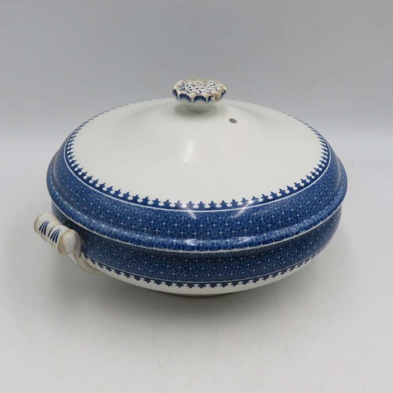 Antique  Lynn Wedgwood Etruria serving bowl with lid - lid handle chipped.