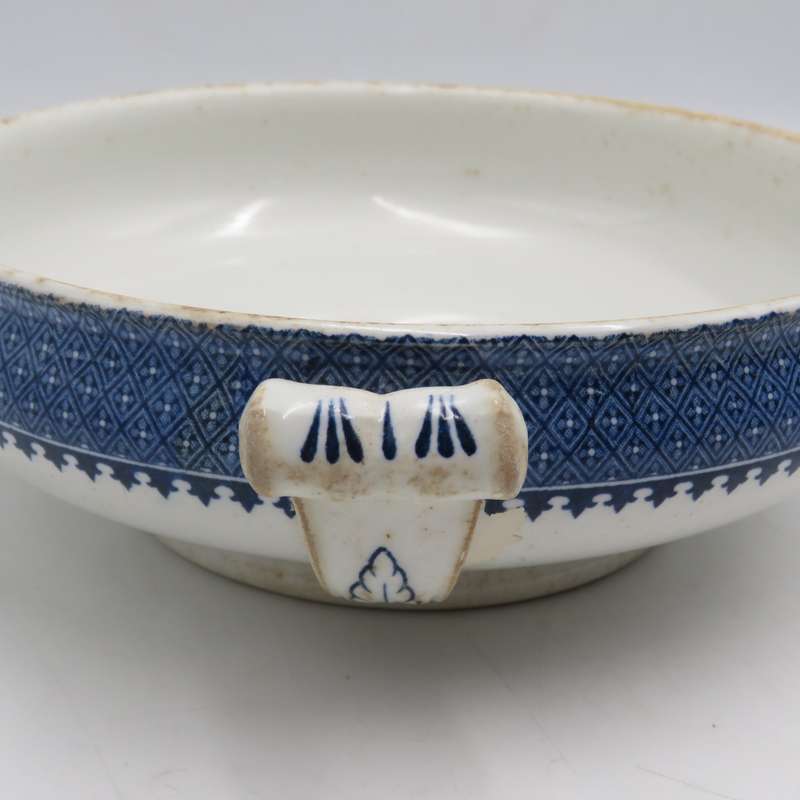 Antique  Lynn Wedgwood Etruria serving bowl with lid - lid handle chipped.