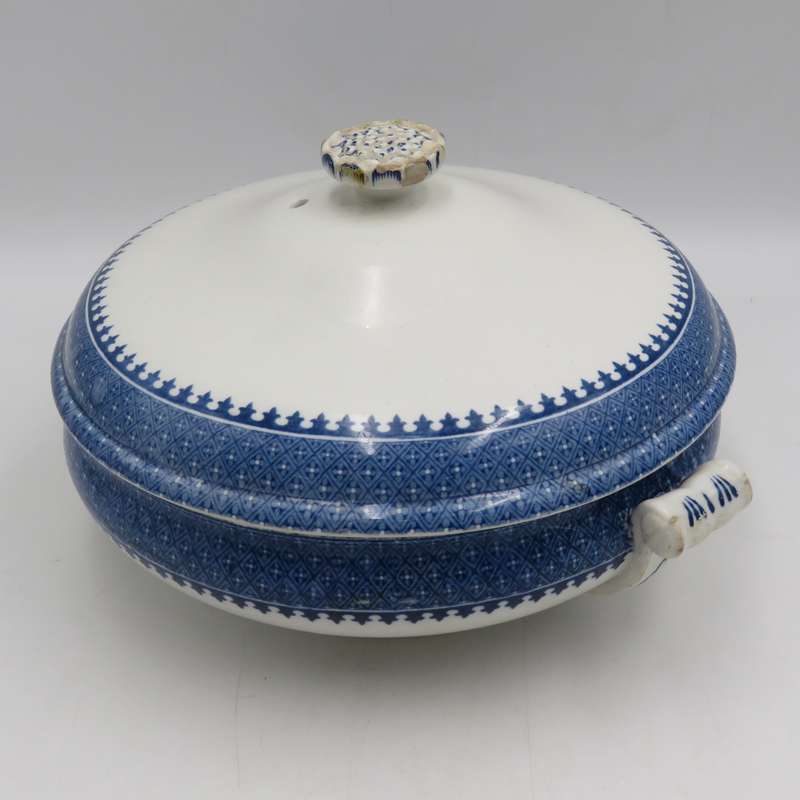 Antique  Lynn Wedgwood Etruria serving bowl with lid - lid handle chipped.