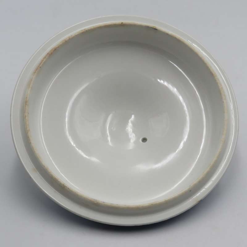Antique  Lynn Wedgwood Etruria serving bowl with lid - lid handle chipped.