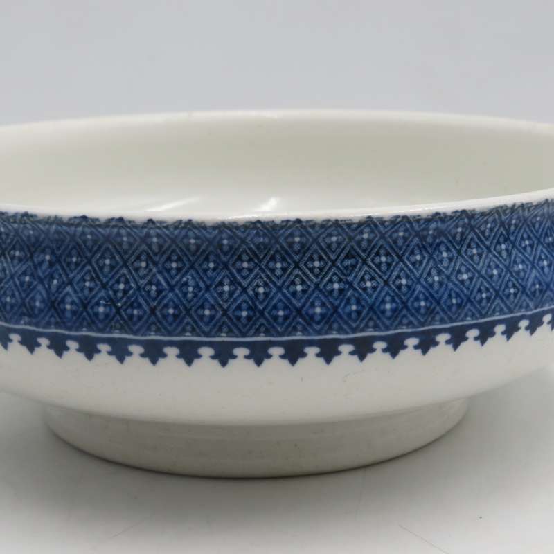 Antique  Lynn Wedgwood Etruria serving bowl with lid - lid handle chipped.