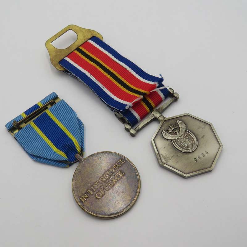 Set of 5 SA Army medals including UN peace medal and Tshumelo Ikatelaho with peace support clasp