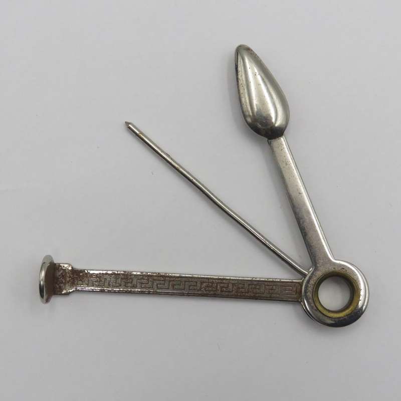 Vintage smoking pipe cleaning tool