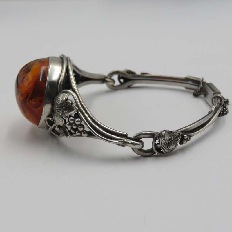 Vintage Polish sterling silver Amber bracelet with grape leaves motif - weighs 29.1 gram - Size 17cm