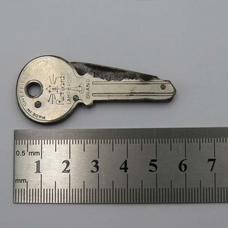 Vintage Richards Lamp Post key shaped pocket knife