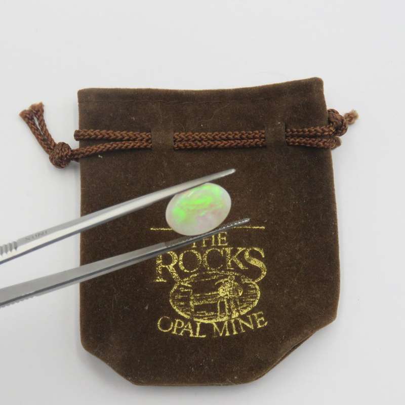 Predominantly Green Opal of 3,82 carats