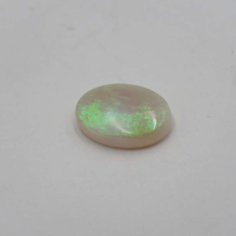 Predominantly Green Opal of 3,82 carats