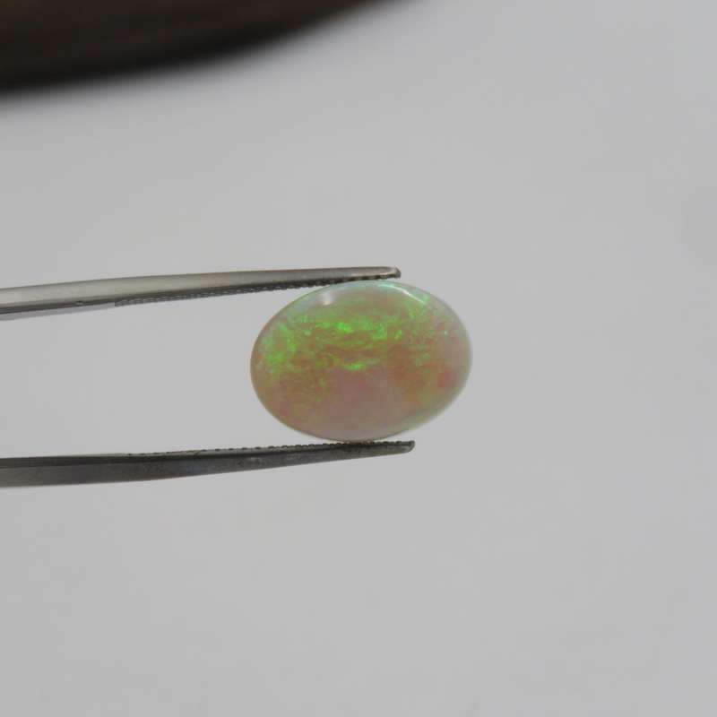 Predominantly Green Opal of 3,82 carats