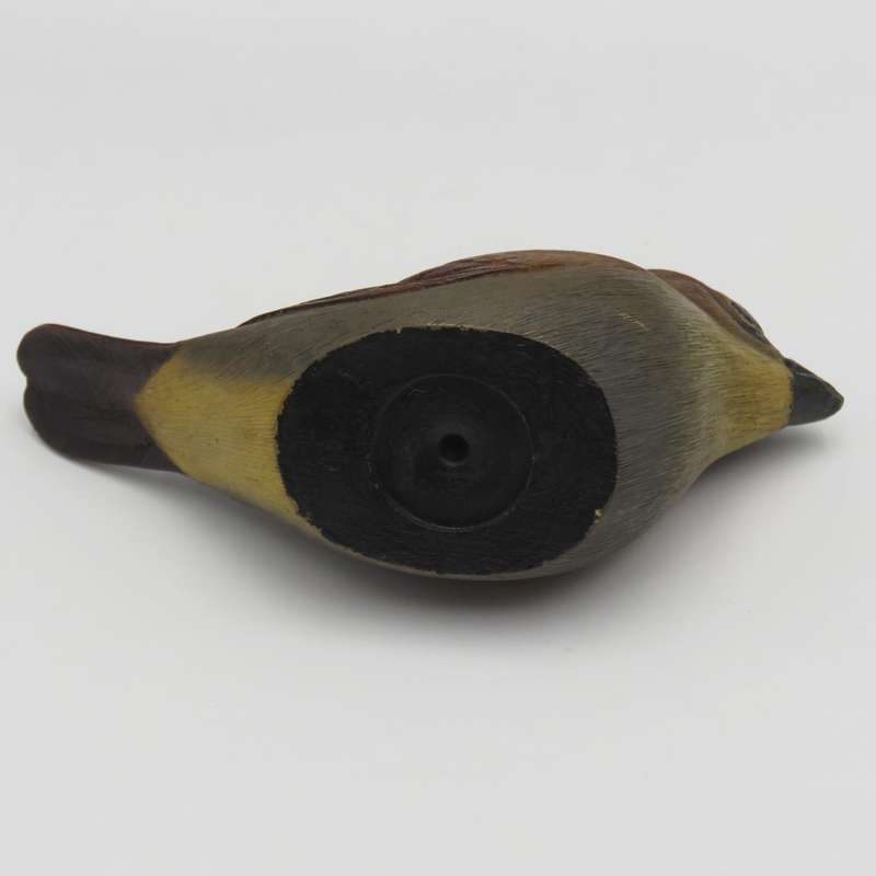 Feathers Cape White eye figurine in wooden case