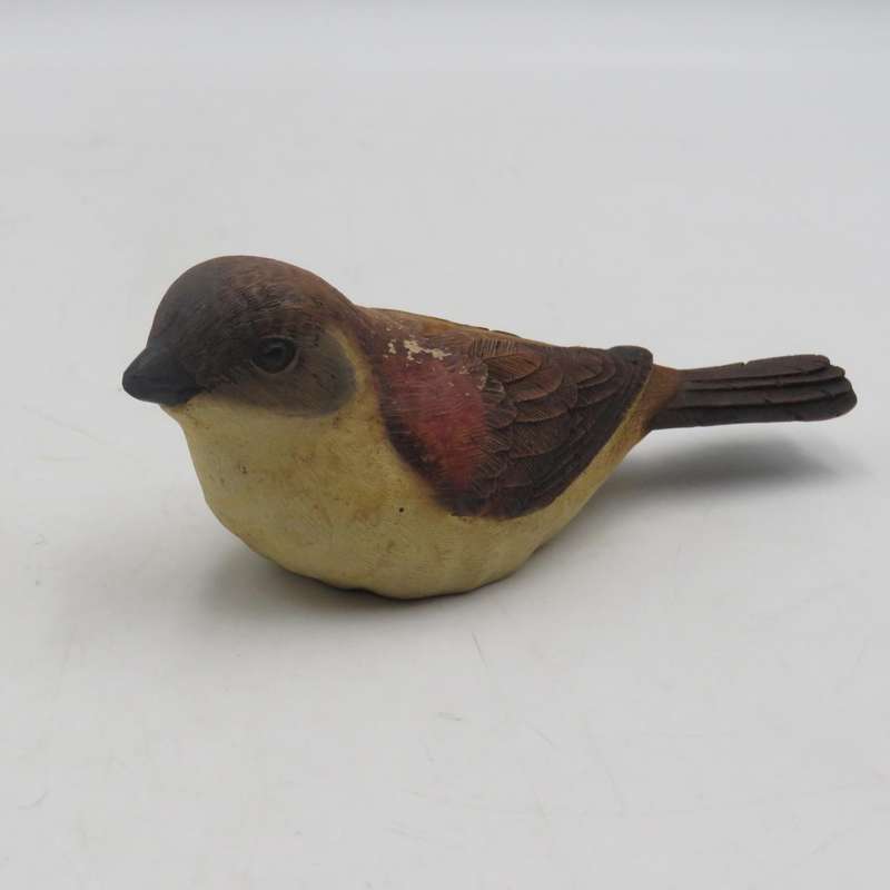 Feathers Cape White eye figurine in box