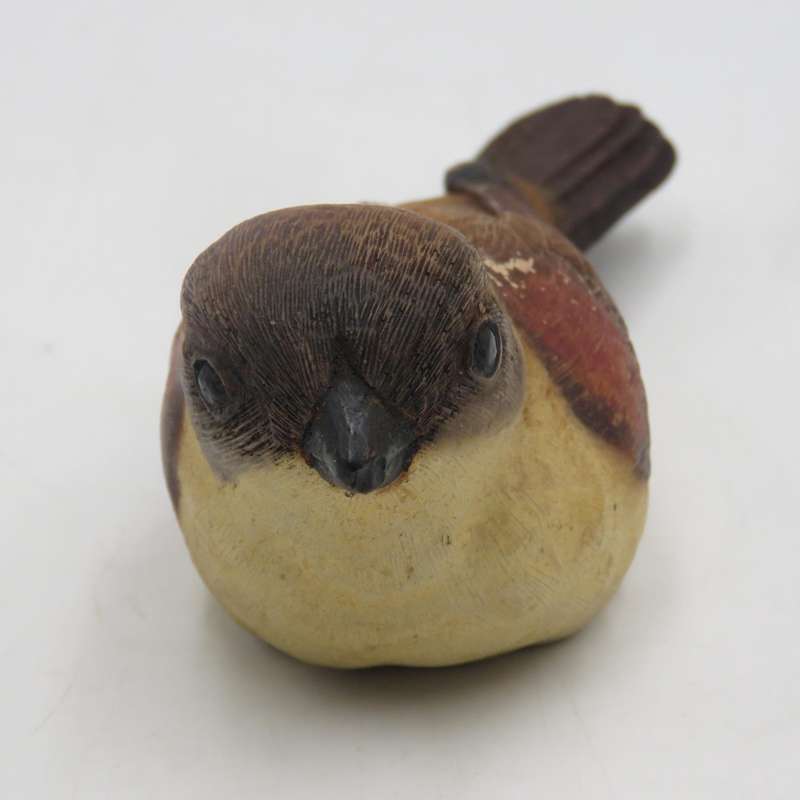 Feathers Cape White eye figurine in box