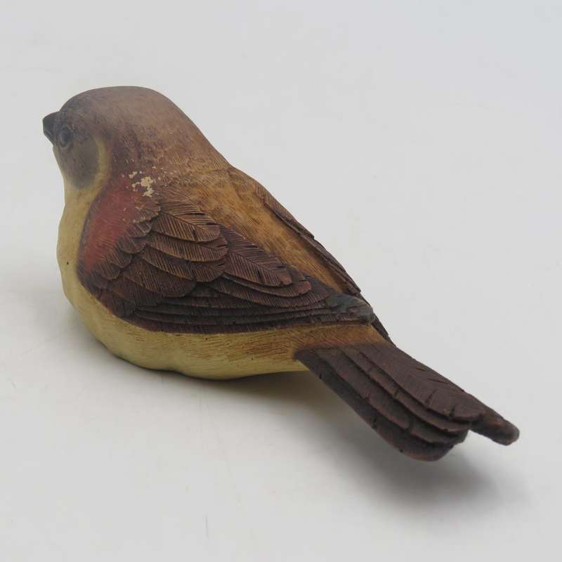 Feathers Cape White eye figurine in box