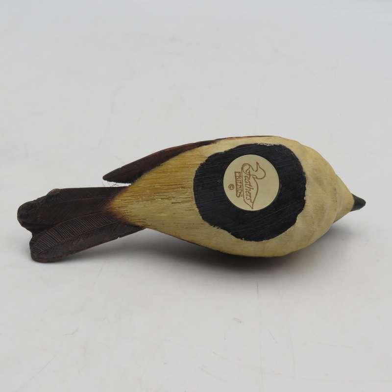 Feathers Cape White eye figurine in box