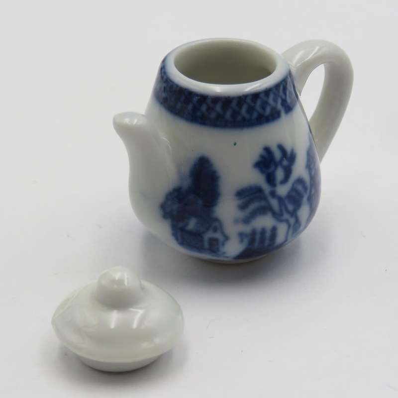 Vintage Willow Pattern porcelain salesman samples - 4 pieces