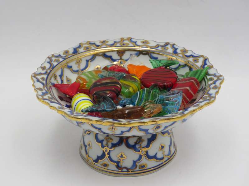 Vintage bowl with 13 Murano glass sweets