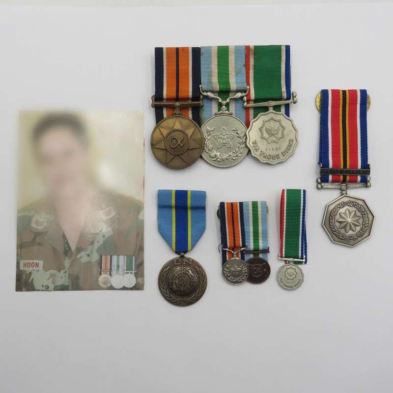 Set of 5 SA Army medals including UN peace medal and Tshumelo Ikatelaho with peace support clasp