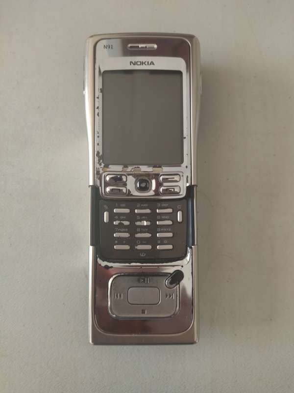 Nokia N91 Cellphone (Needs Battery + Charger)