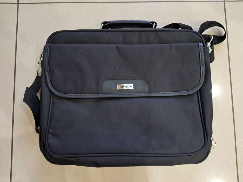 Dell Inspiron 15-3567 - Intel Core i3 Laptop (incl. Laptop Bag)