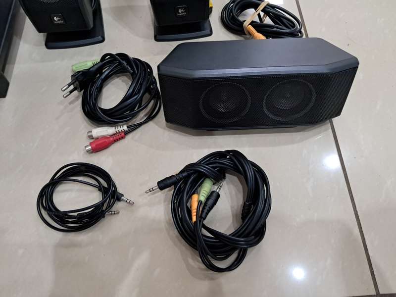 Logitech X-540 5.1 Surround Sound Speaker System with Subwoofer