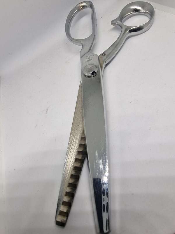 Yellow Canary Pinking Shears